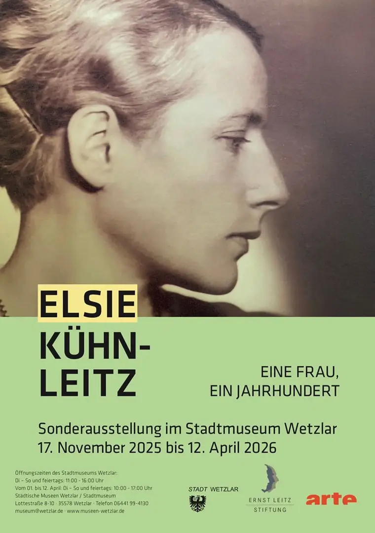 Plakat zur Austellung "Elsie Kühn-Leitz – Eine Frau, ein Jahrhundert"